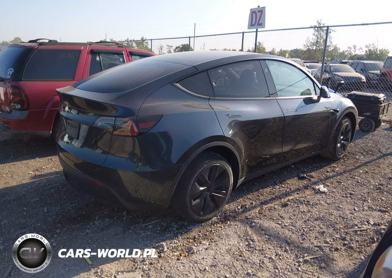 2025 Tesla Model Y Long Range Dual Motor Rear-Wheel Drive VIN:7SAYGDED2SF227571 - 4