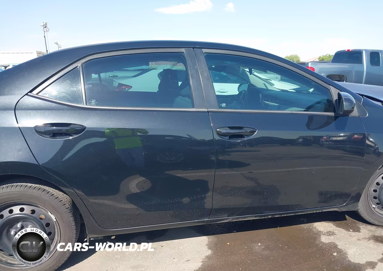 2017 Toyota Corolla Le VIN:2T1BURHE3HC918148 - 12