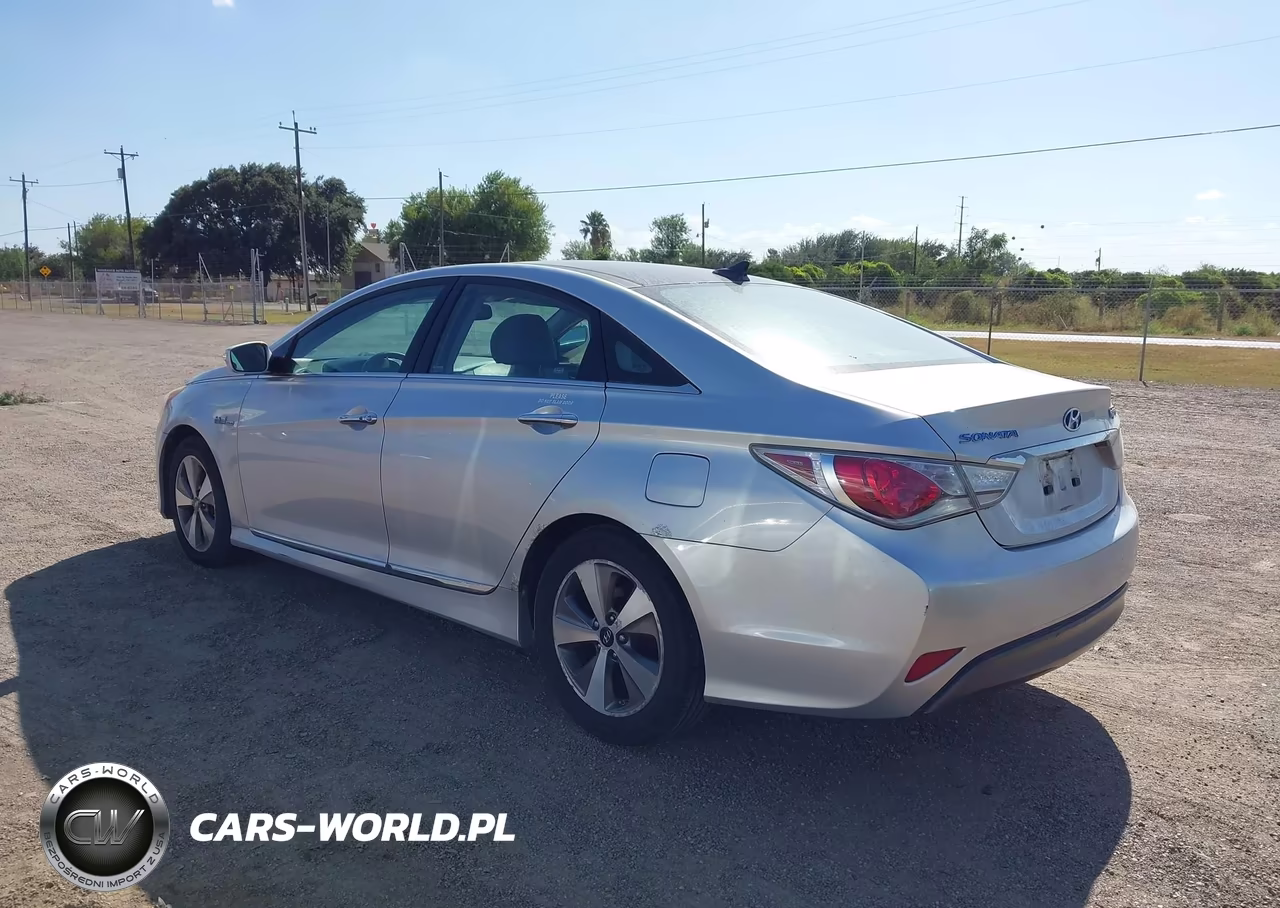 2011 Hyundai Sonata Hybrid VIN:KMHEC4A48BA008121 - 3