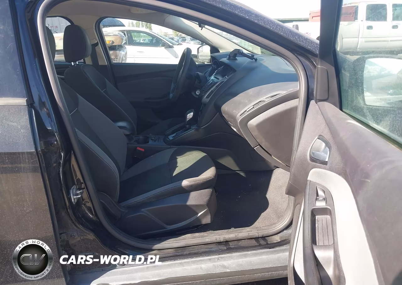 2014 Ford Focus Se VIN:1FADP3F27EL450554 - 5