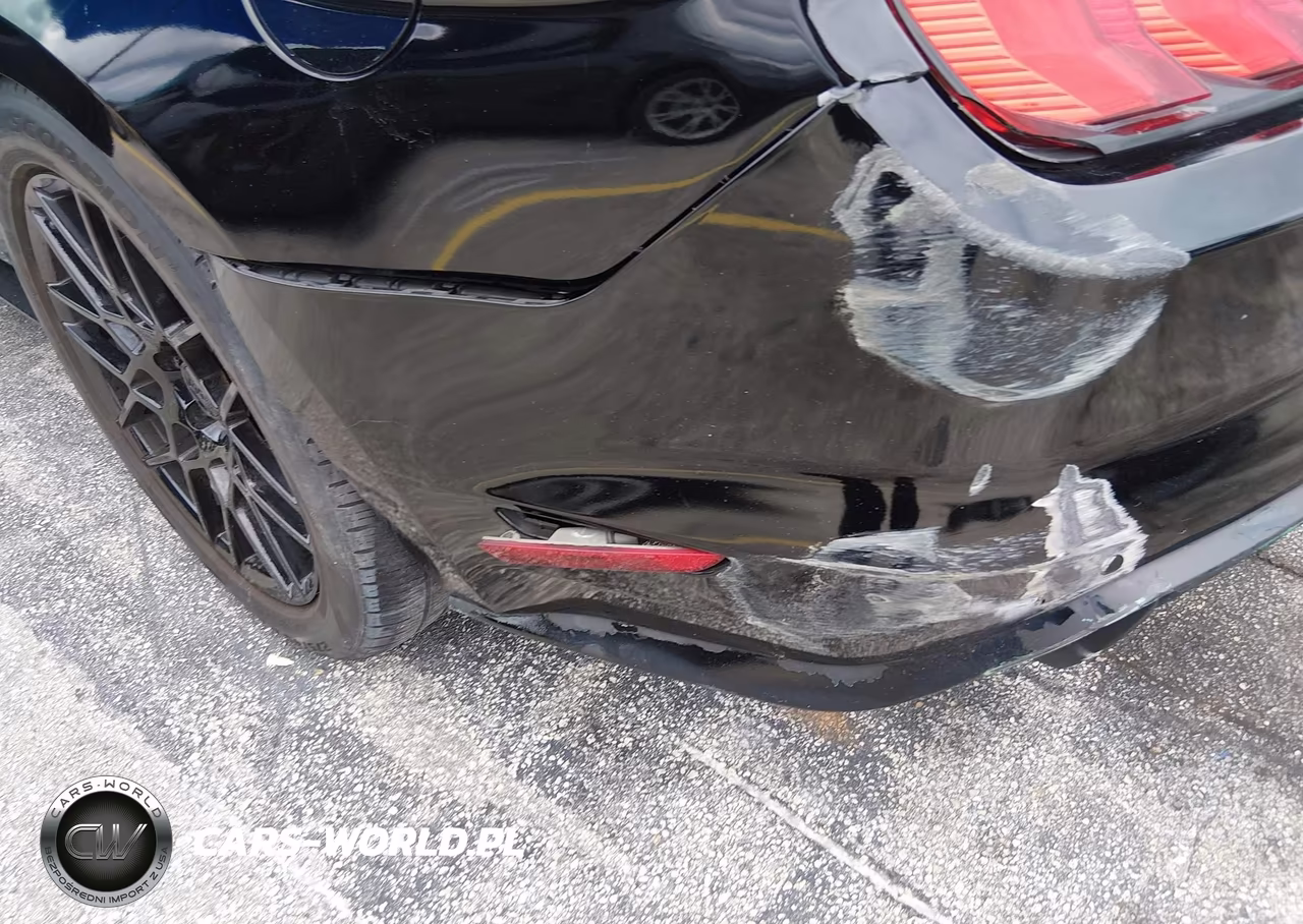 2018 Ford Mustang Ecoboost Premium VIN:1FATP8UH6J5114974 - 17