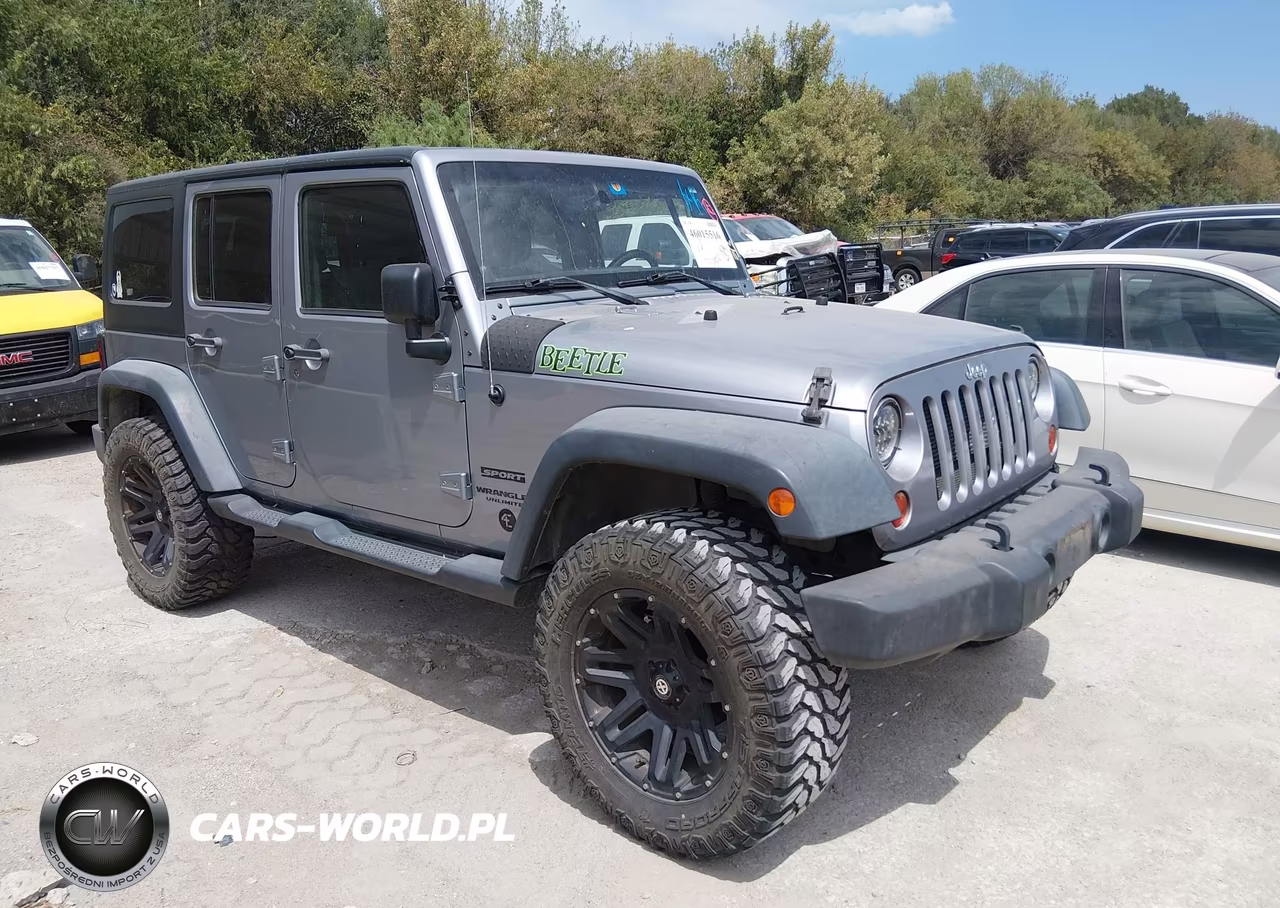 2013 Jeep Wrangler Unlimited Sport VIN:1C4BJWDG7DL660766 - 1