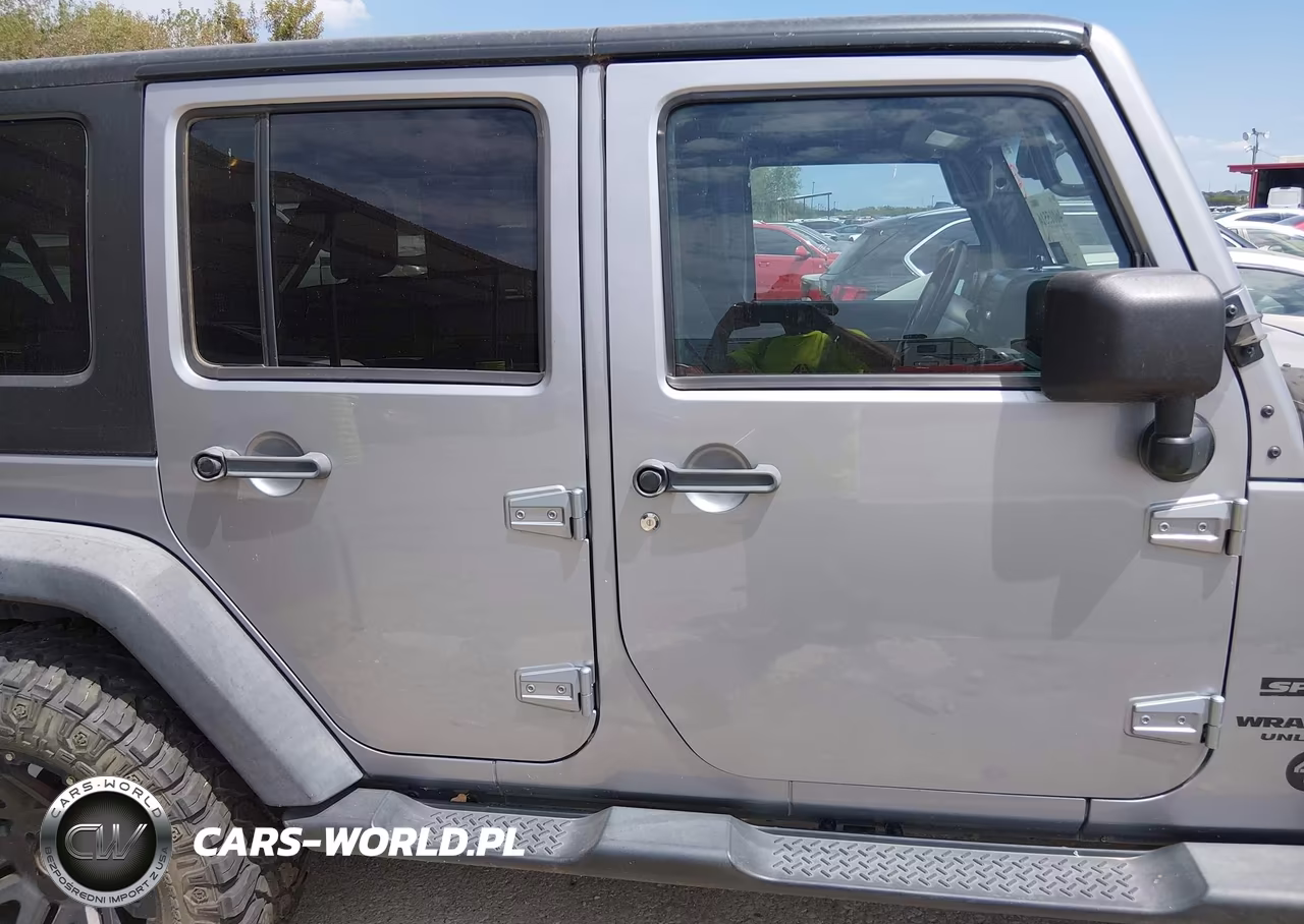 2013 Jeep Wrangler Unlimited Sport VIN:1C4BJWDG7DL660766 - 14