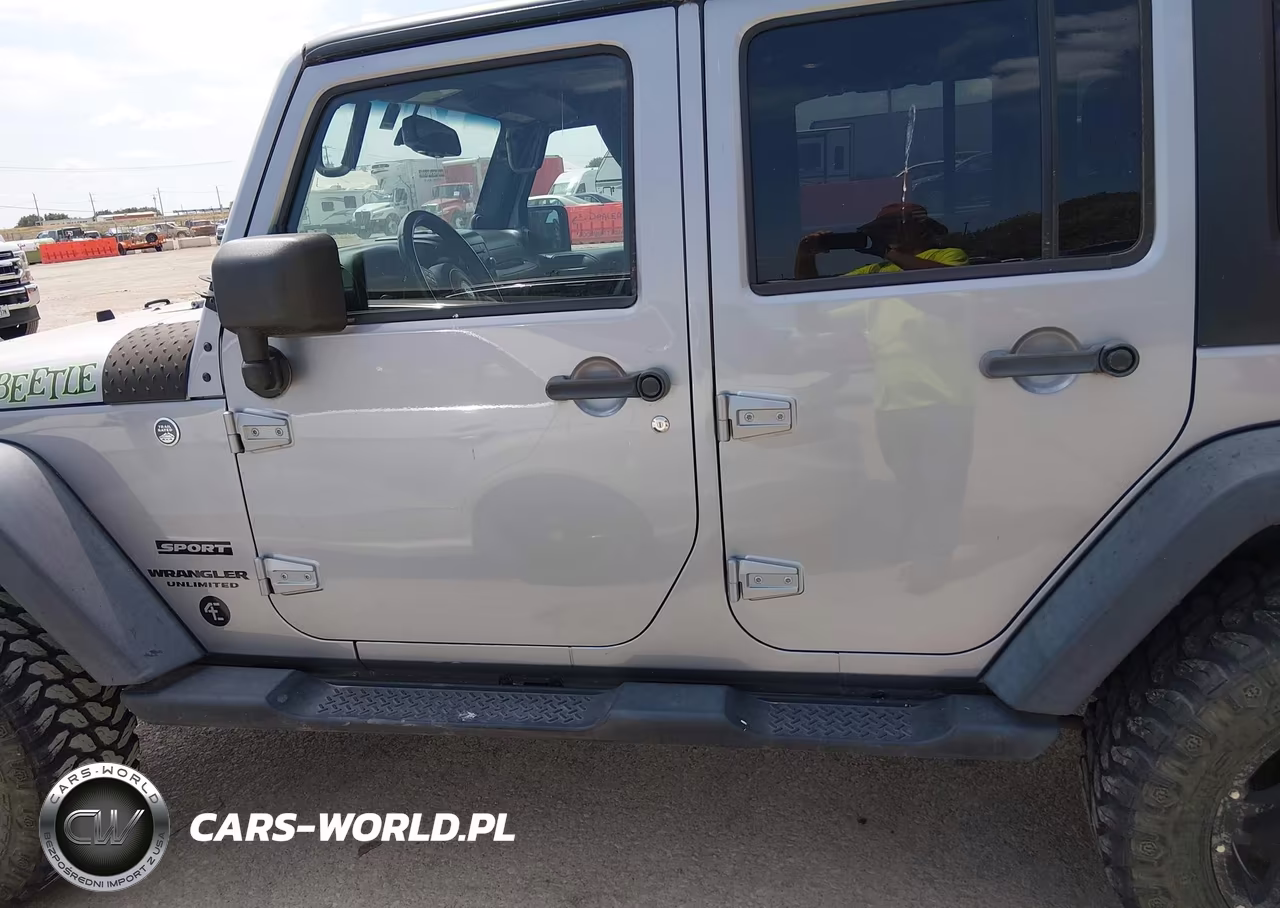 2013 Jeep Wrangler Unlimited Sport VIN:1C4BJWDG7DL660766 - 15