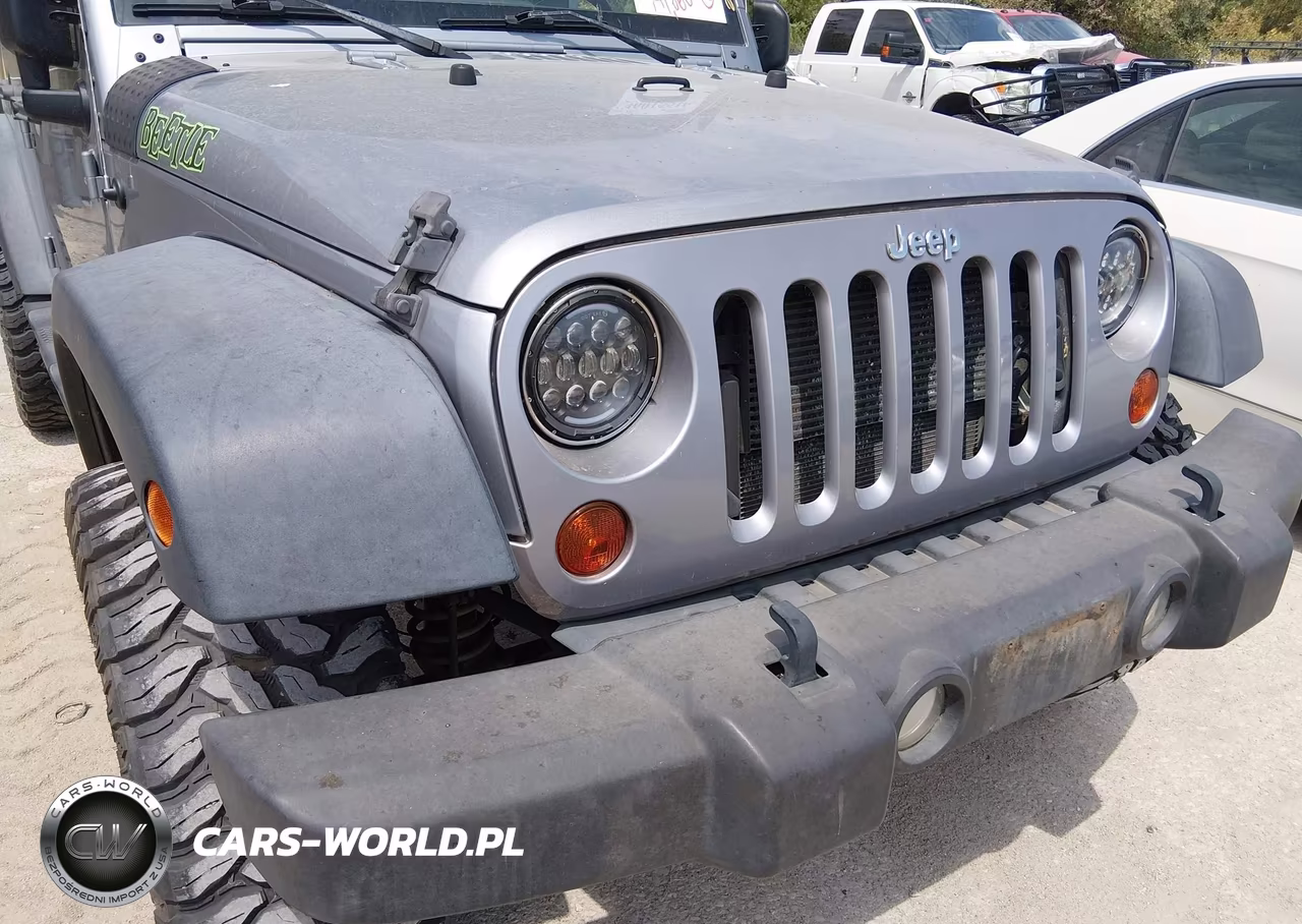 2013 Jeep Wrangler Unlimited Sport VIN:1C4BJWDG7DL660766 - 6