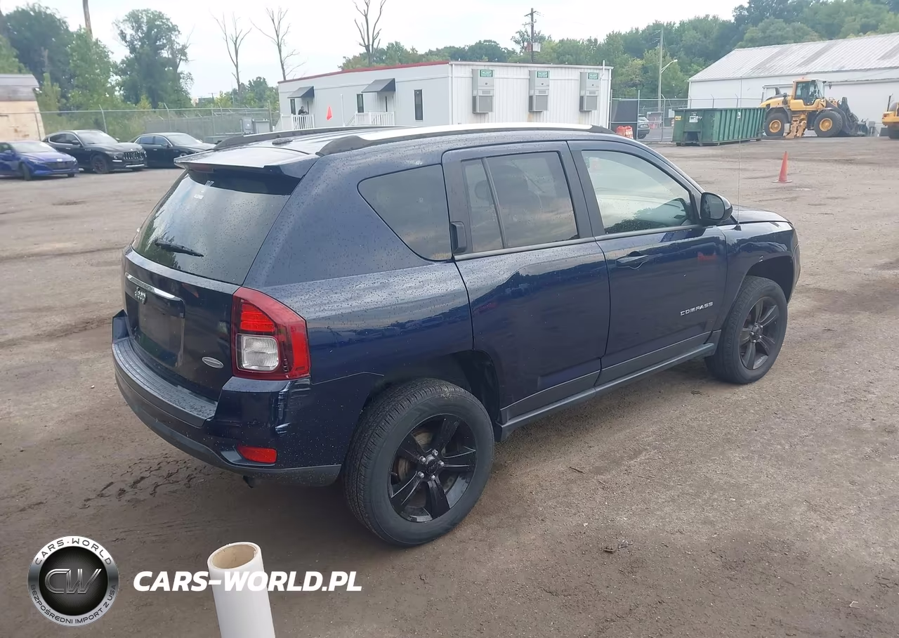 2014 Jeep Compass Latitude VIN:1C4NJCEA9ED555681 - 4