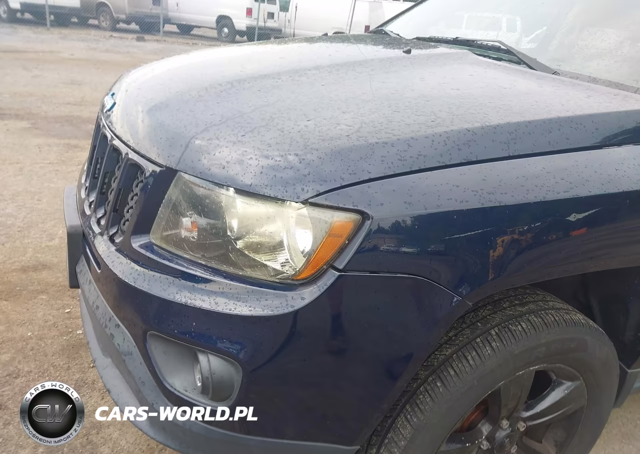 2014 Jeep Compass Latitude VIN:1C4NJCEA9ED555681 - 6