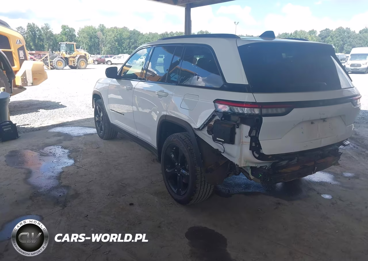 2024 Jeep Grand Cherokee Altitude X 4X2 VIN:1C4RJGAG2RC258976 - 3