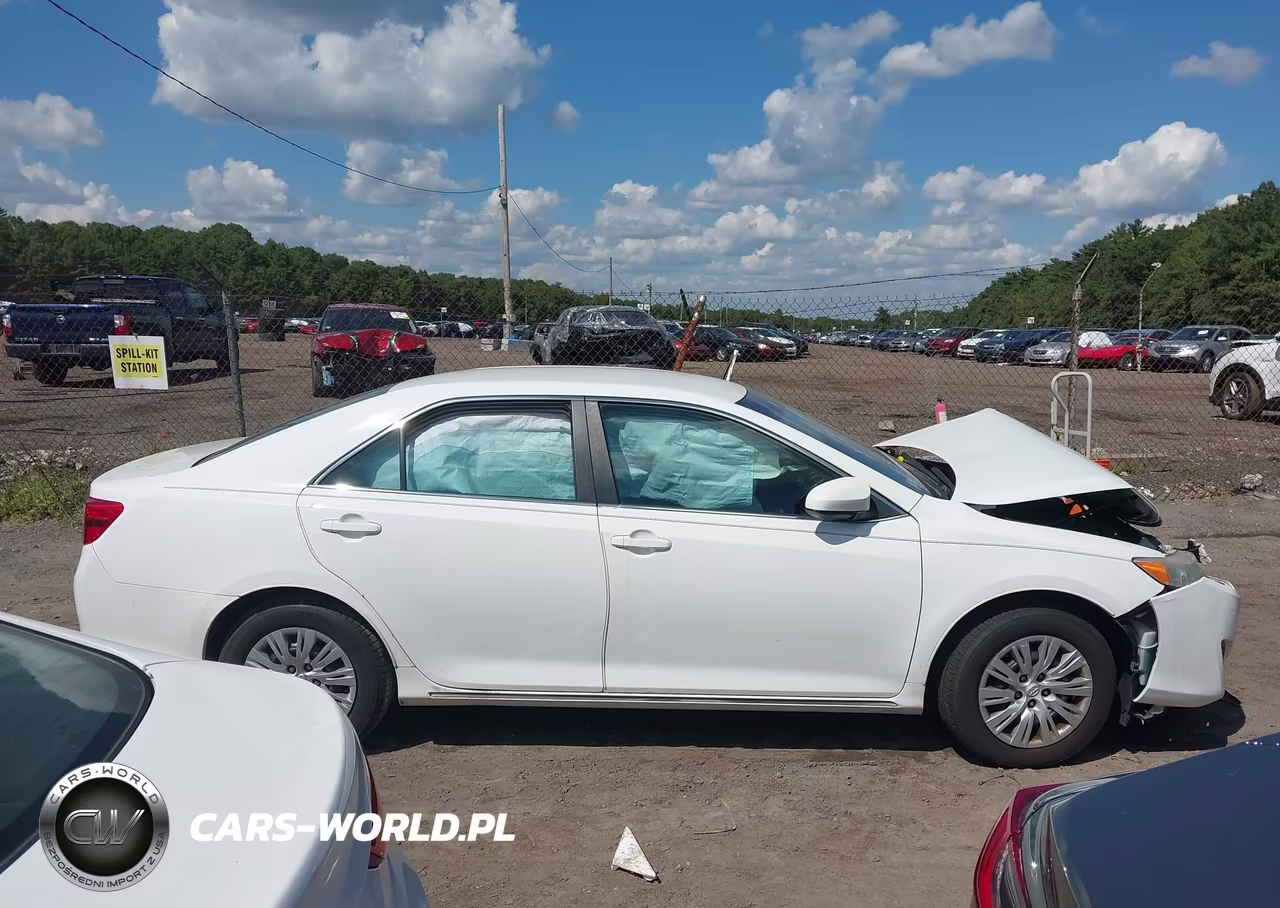 2014 Toyota Camry Le VIN:4T4BF1FK0ER406996 - 13