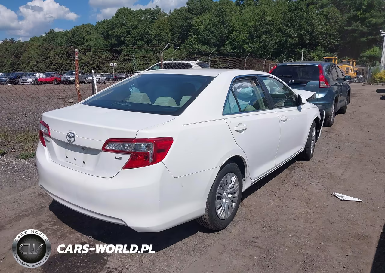 2014 Toyota Camry Le VIN:4T4BF1FK0ER406996 - 4