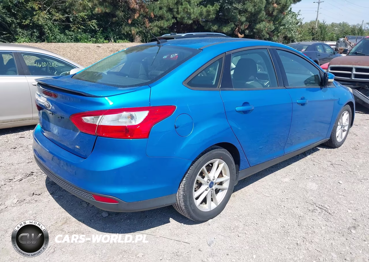 2014 Ford Focus Se VIN:1FADP3F26EL353071 - 4