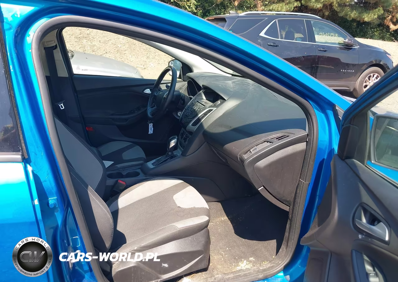 2014 Ford Focus Se VIN:1FADP3F26EL353071 - 5