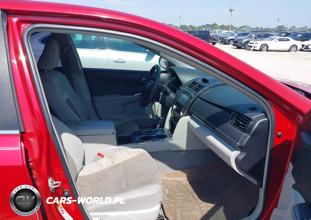2014 Toyota Camry Hybrid Le VIN:4T1BD1FK9EU105871 - 5