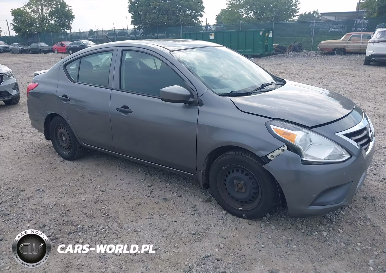 2017 Nissan Versa 1.6 S+