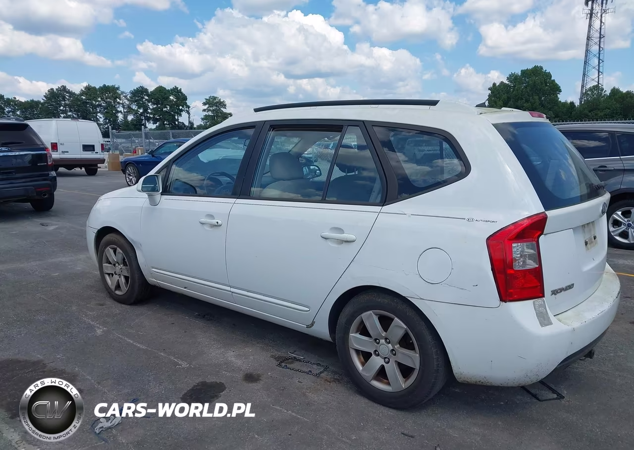 2007 Kia Rondo Lx VIN:KNAFG525277073056 - 3