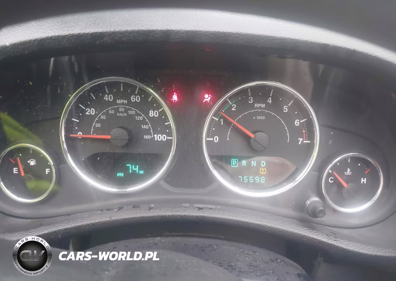 2012 Jeep Wrangler Unlimited Sport VIN:1C4BJWDG8CL286747 - 7