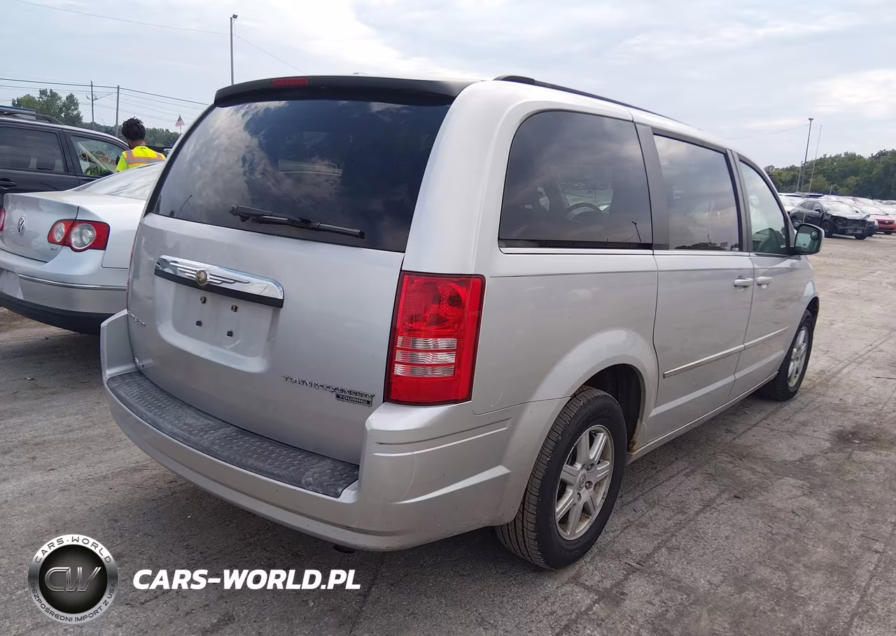 2010 Chrysler Town & Country Touring VIN:2A4RR5D14AR413411 - 4