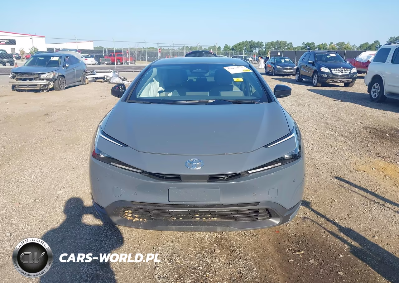 2025 Toyota Prius Le VIN:JTDACAAU1S3064679 - 13