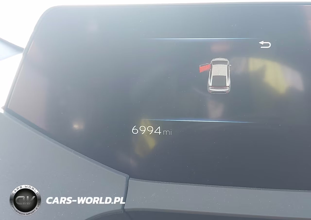 2025 Toyota Prius Le VIN:JTDACAAU1S3064679 - 16