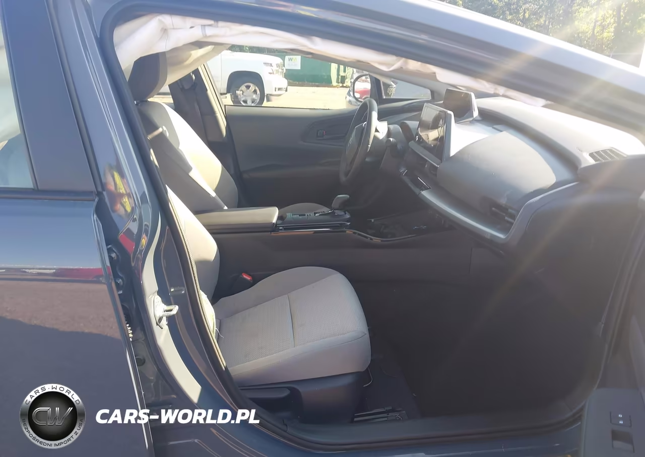 2025 Toyota Prius Le VIN:JTDACAAU1S3064679 - 5