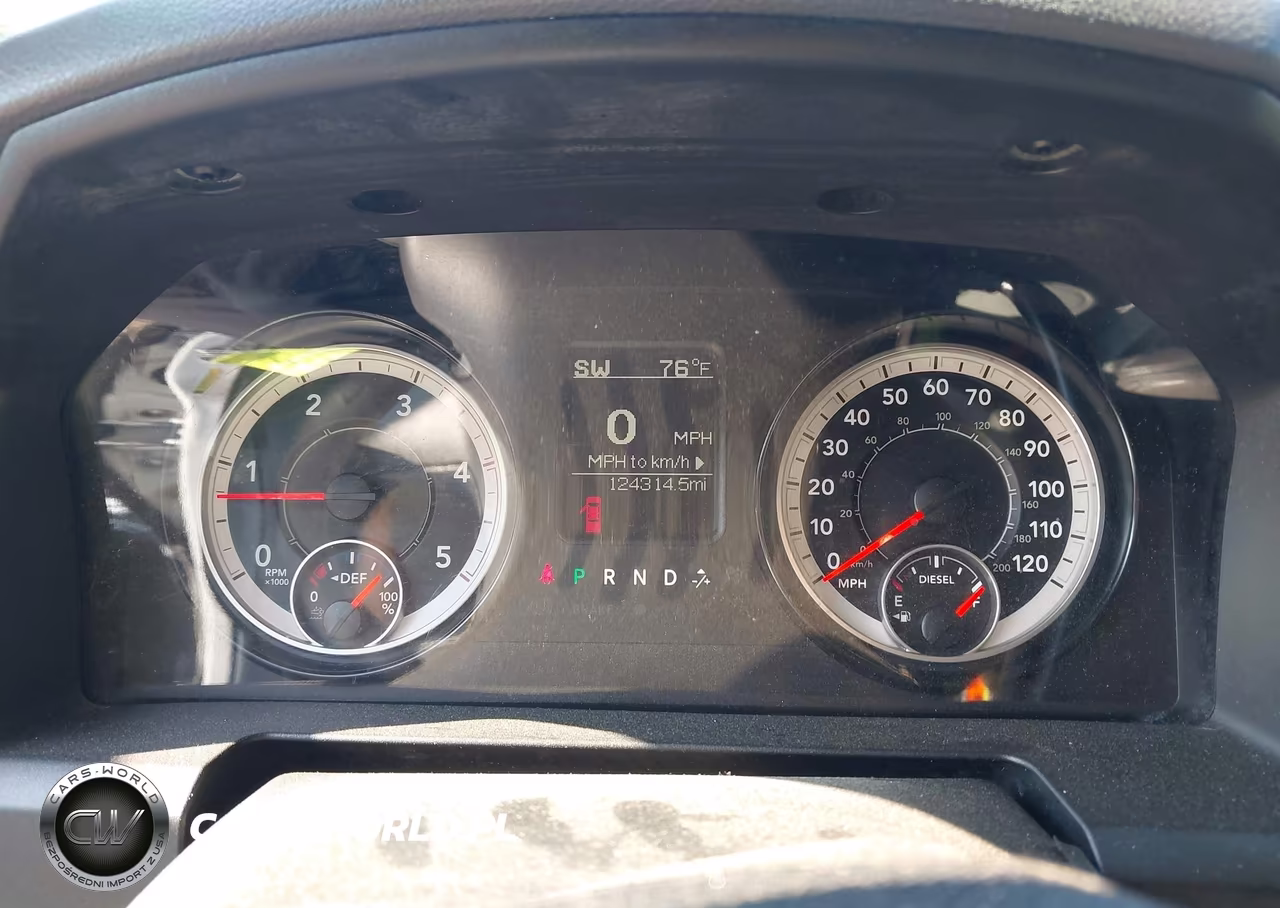2017 Ram 3500 Tradesman 4X4 8' Box VIN:3C63RRGL2HG672745 - 7