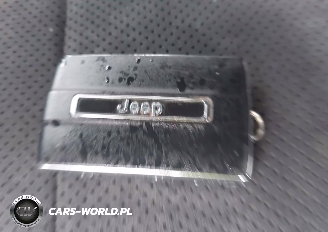 2023 Jeep Grand Cherokee Altitude 4X4 VIN:1C4RJHAG8PC504707 - 11
