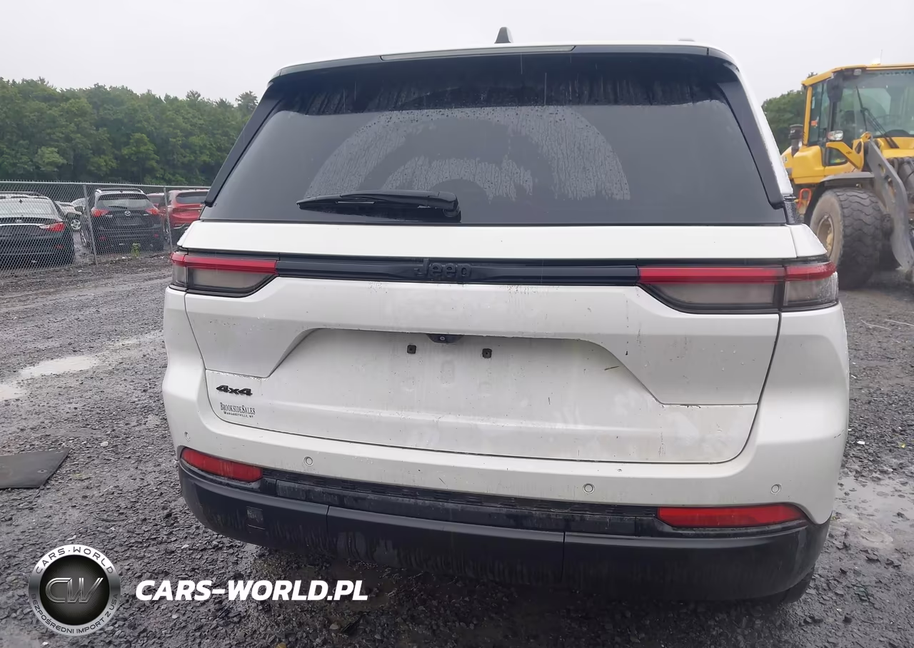 2023 Jeep Grand Cherokee Altitude 4X4 VIN:1C4RJHAG8PC504707 - 16