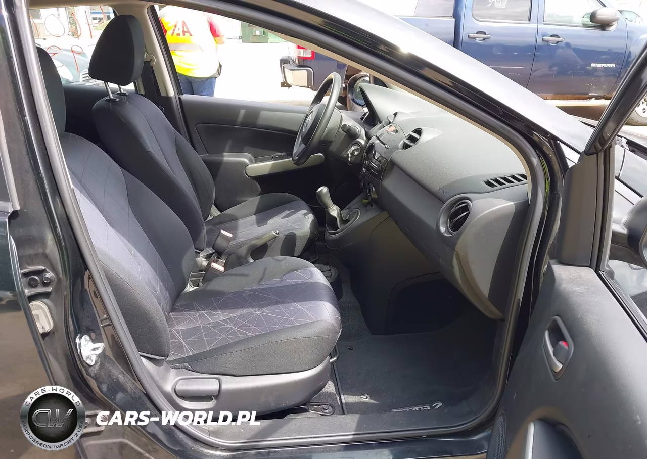 2014 Mazda Mazda2 Sport VIN:JM1DE1KZ3E0175306 - 5