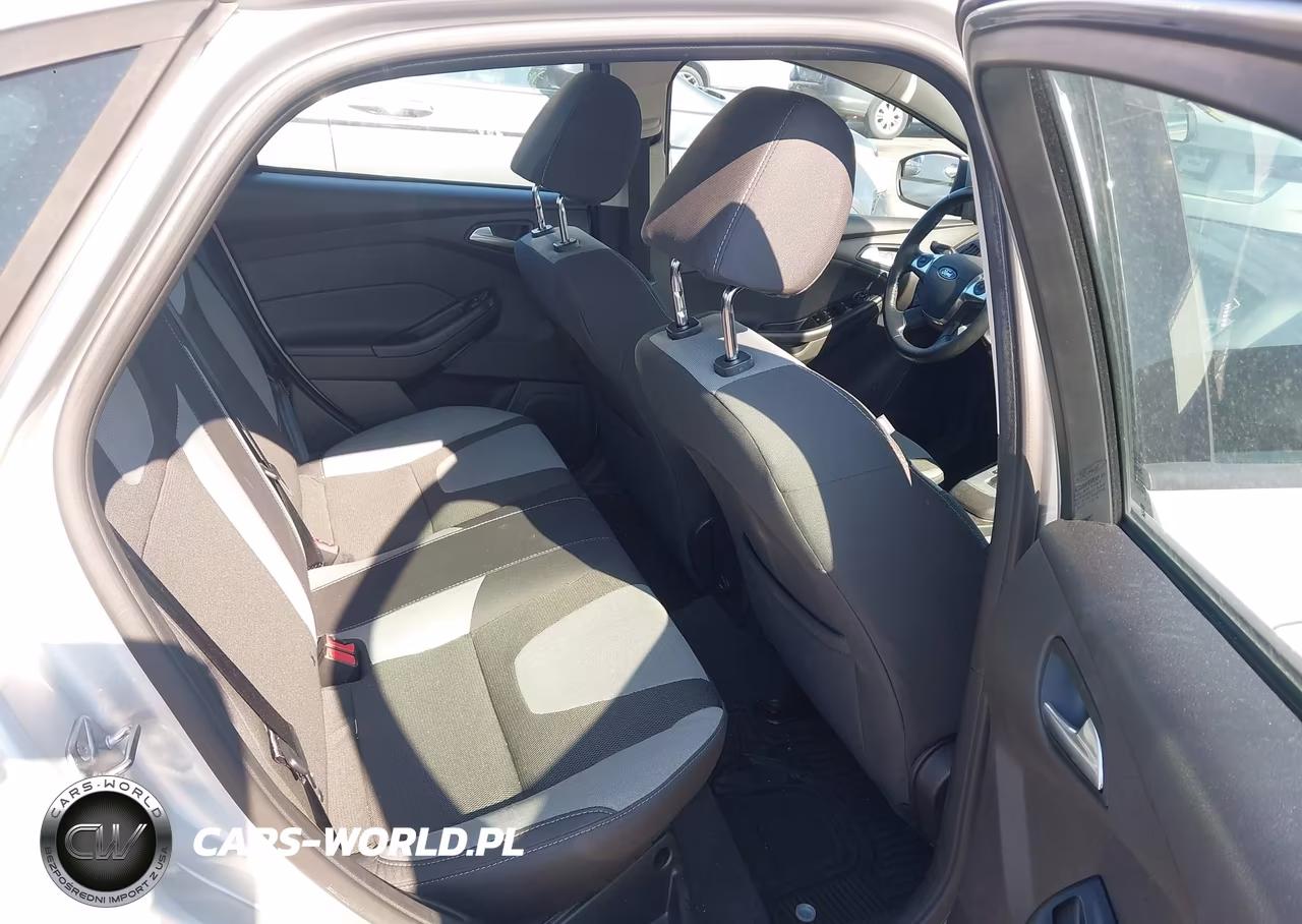 2014 Ford Focus Se VIN:1FADP3F27EL418414 - 8