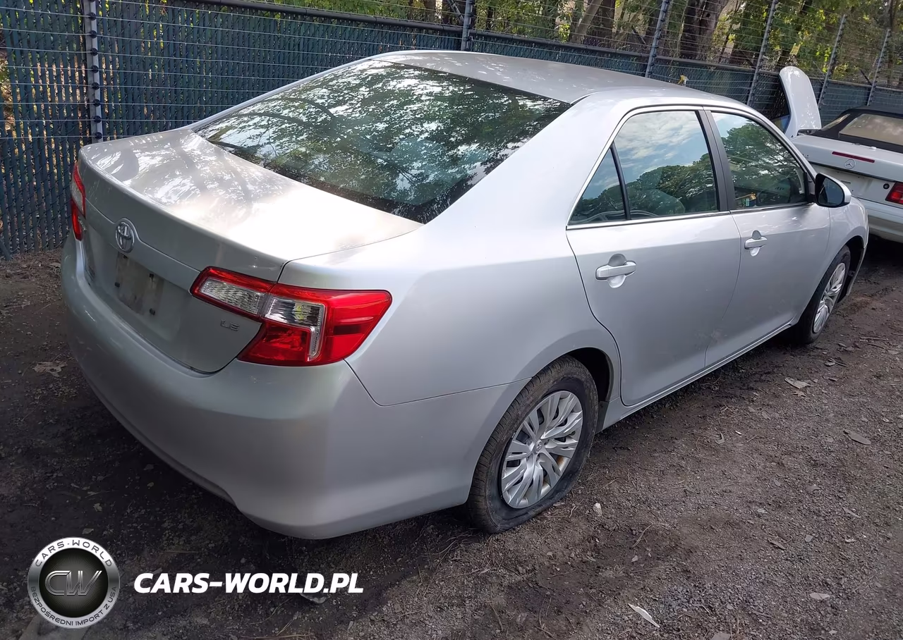 2014 Toyota Camry Le VIN:4T4BF1FK1ER425573 - 4