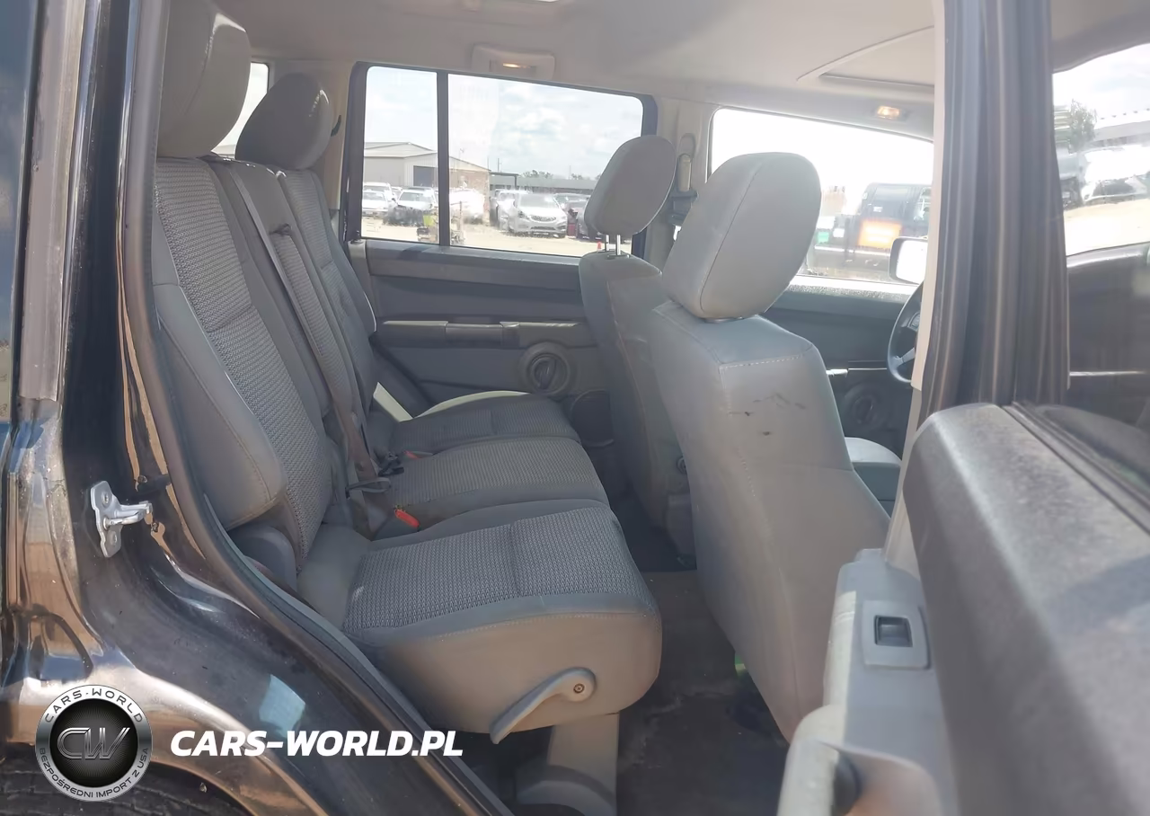 2007 Jeep Commander Sport VIN:1J8HH48K17C699696 - 8