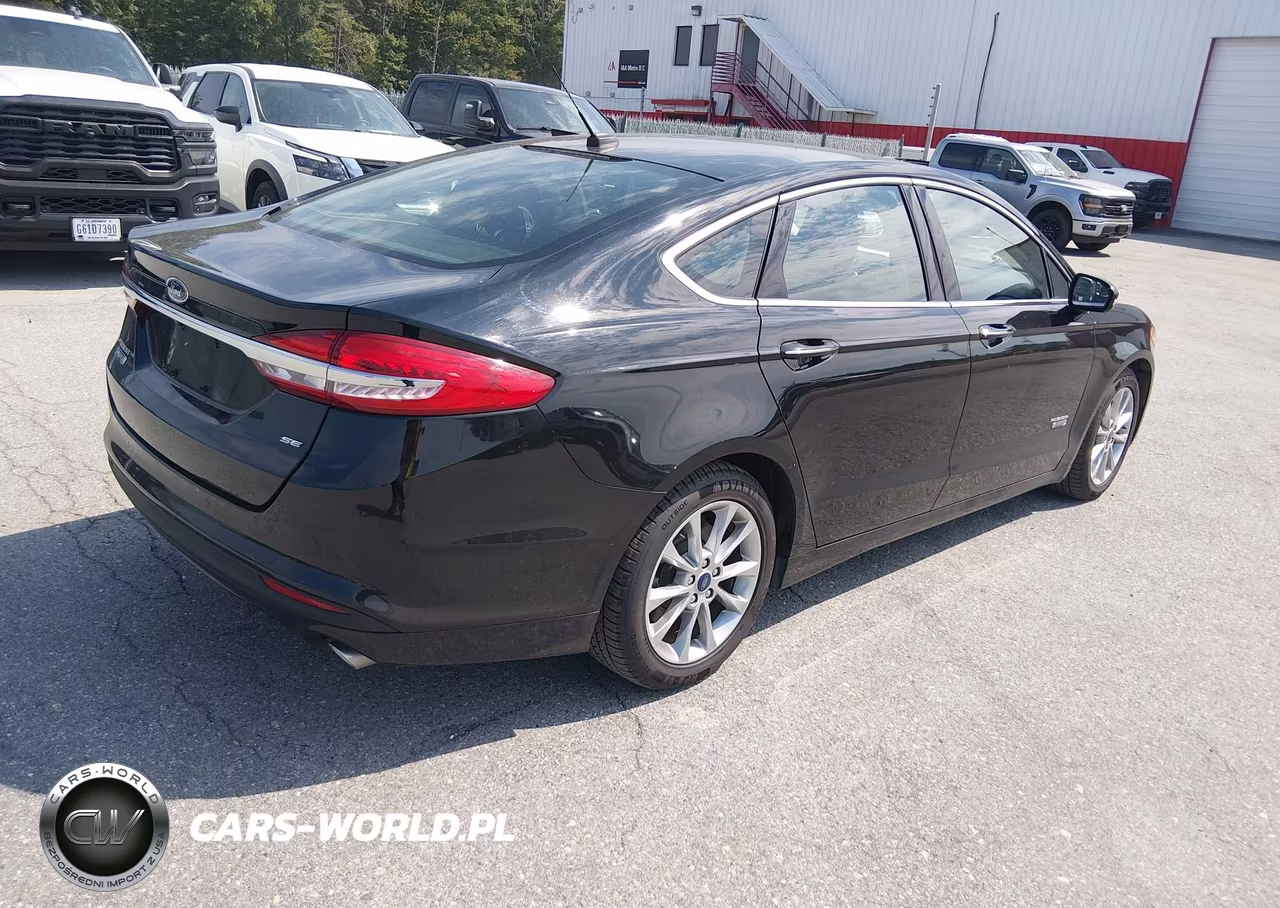 2017 Ford Fusion Energi Se Luxury VIN:3FA6P0PU9HR124980 - 4