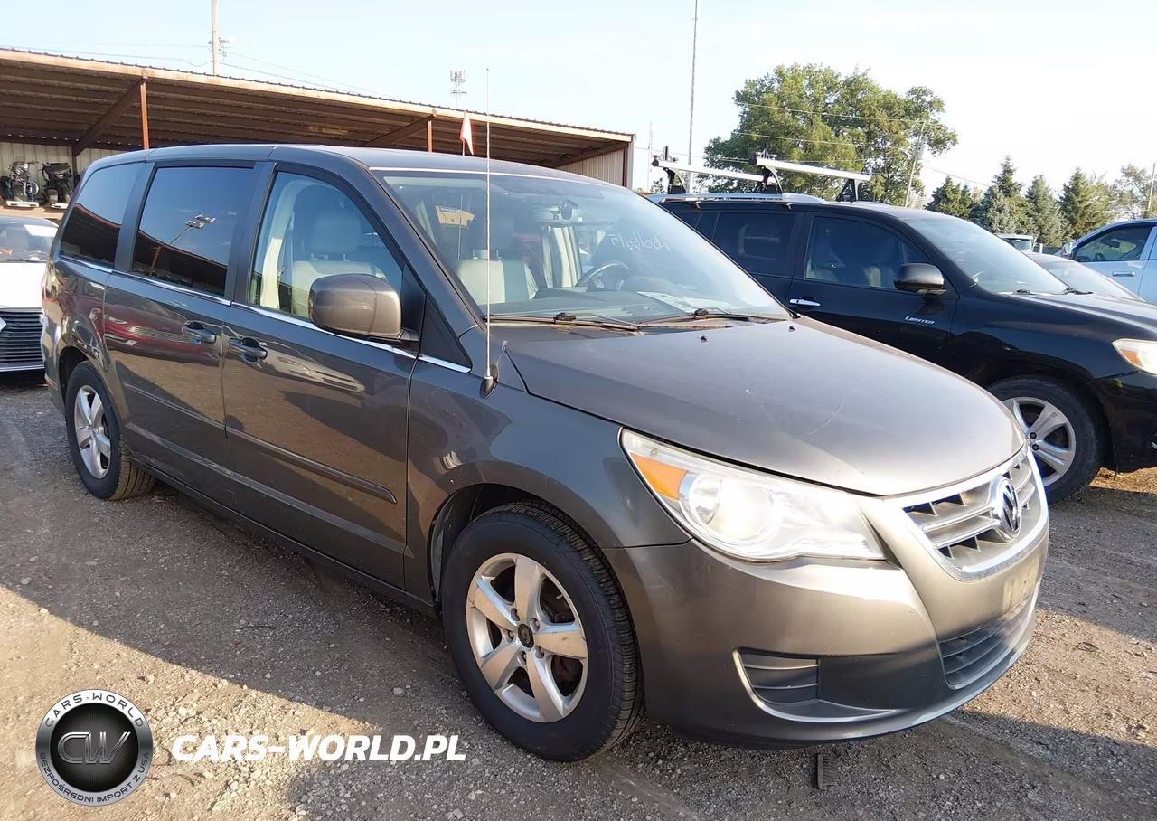 2010 Volkswagen Routan Sel – zdjęcie 1 z 11