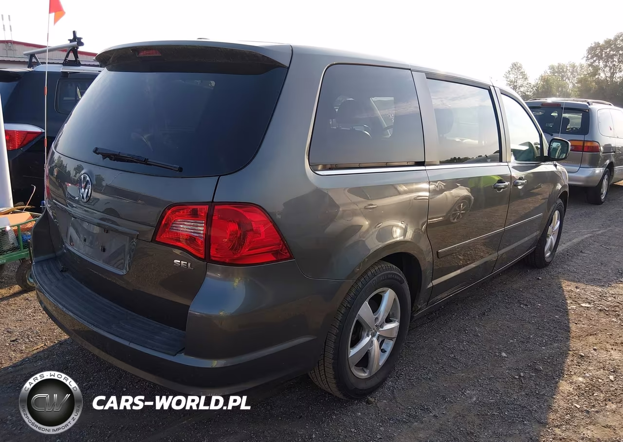 2010 Volkswagen Routan Sel VIN:2V4RW5DX2AR236947 - 4