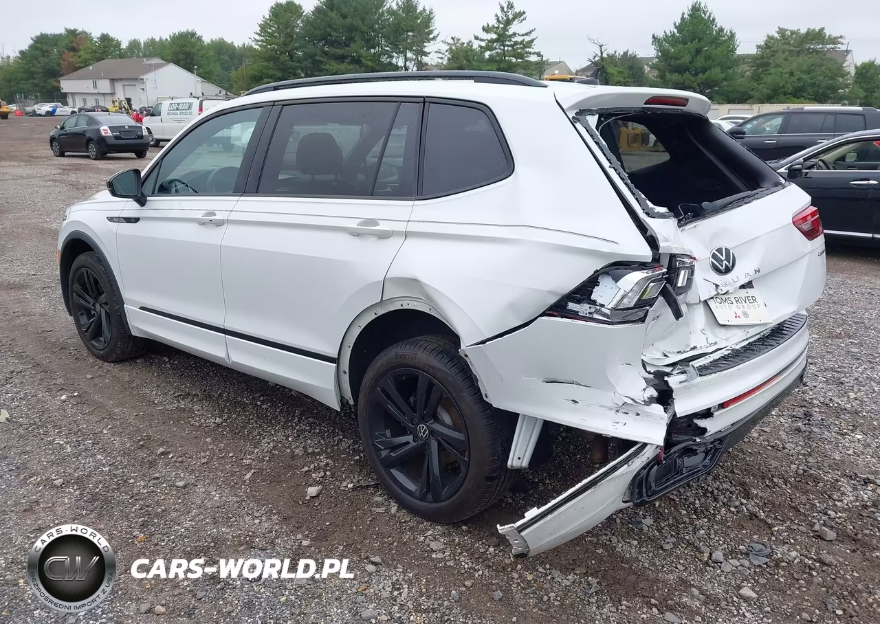2023 Volkswagen Tiguan 2.0T Se R-Line Black VIN:3VV8B7AX2PM024682 - 3