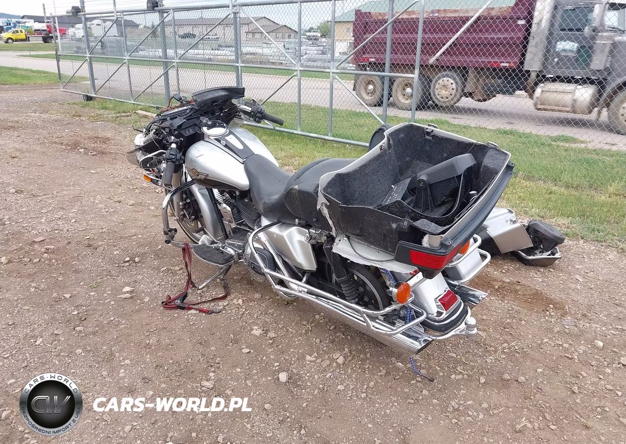 2003 Harley-Davidson Flhtcui Anniversary VIN:1HD1FCW473Y632626 - 3