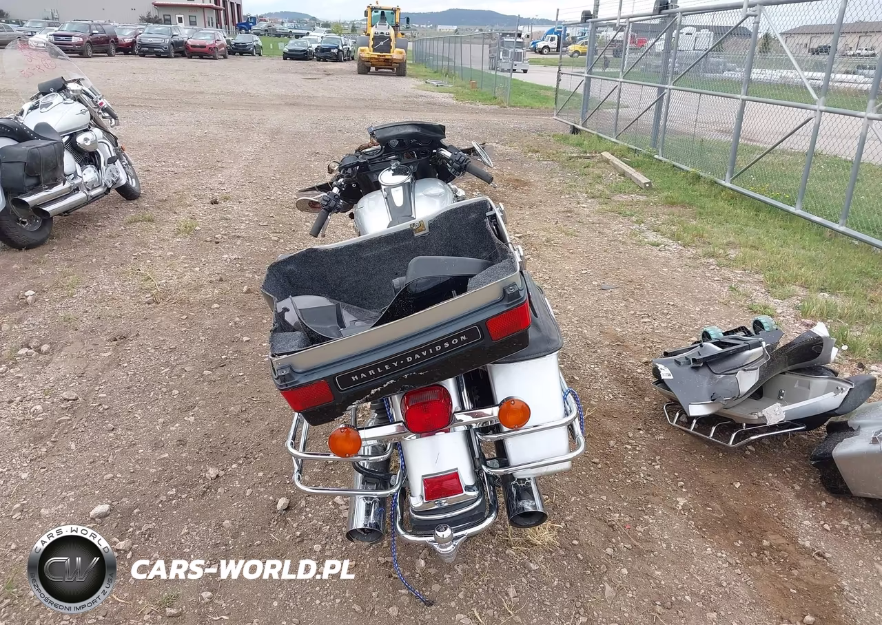2003 Harley-Davidson Flhtcui Anniversary VIN:1HD1FCW473Y632626 - 6