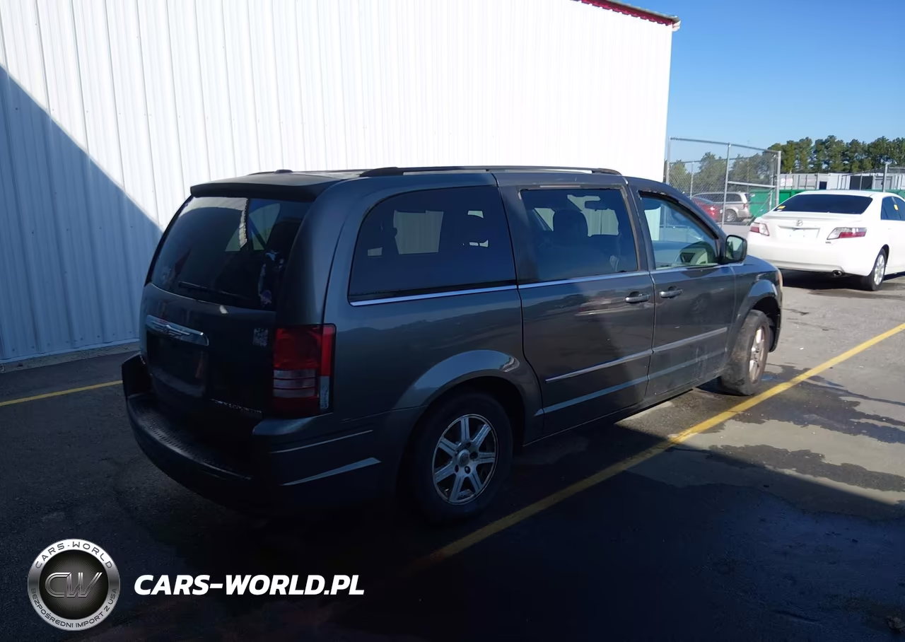 2010 Chrysler Town & Country Touring VIN:2A4RR5D18AR305180 - 4