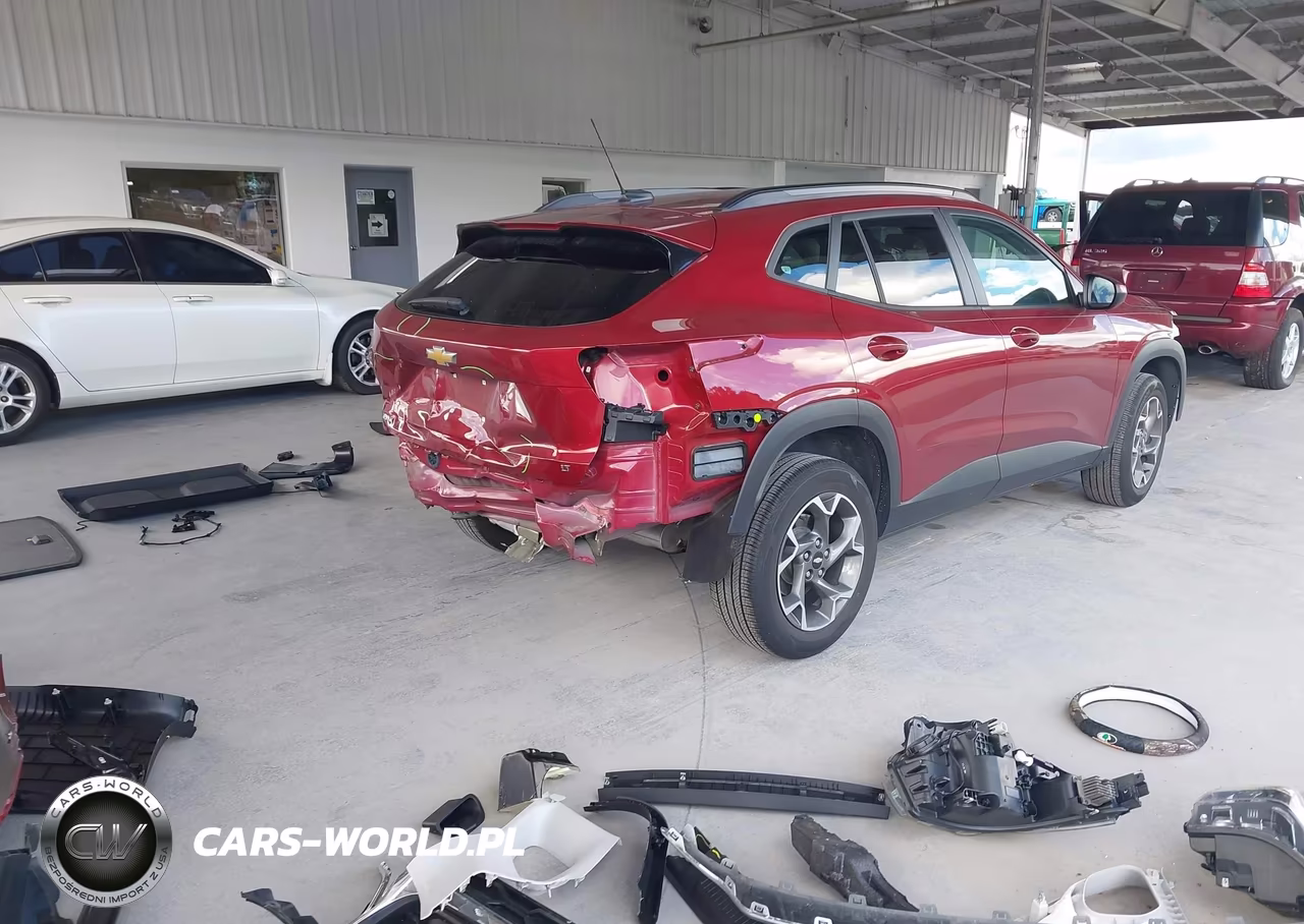 2025 Chevrolet Trax Fwd Lt VIN:KL77LHEP8SC102851 - 4