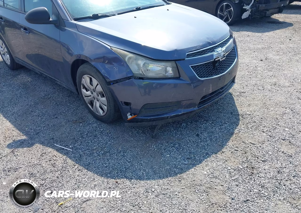 2014 Chevrolet Cruze Ls Auto VIN:1G1PA5SG2E7406372 - 6