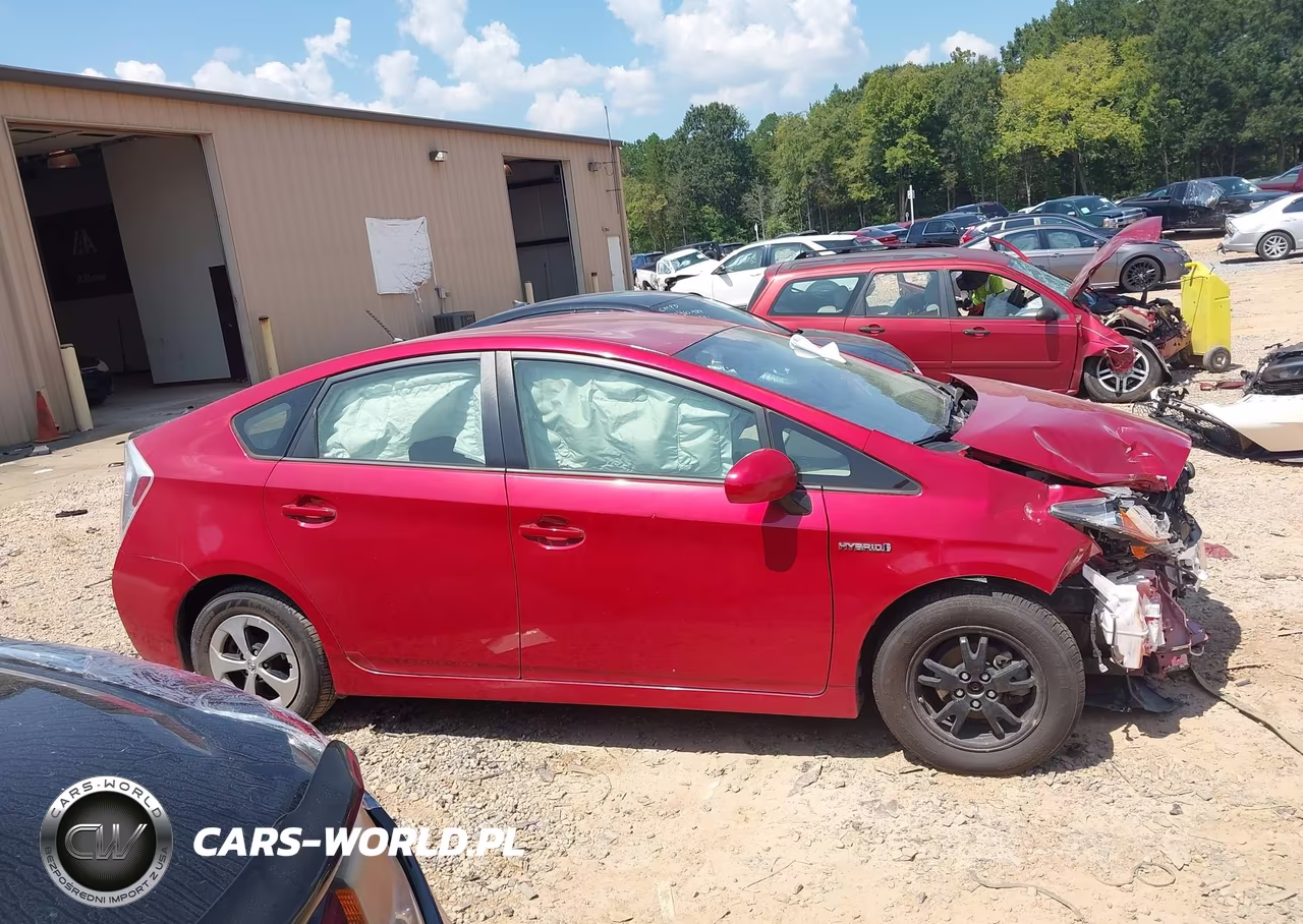 2015 Toyota Prius Two VIN:JTDKN3DU9F1979691 - 14
