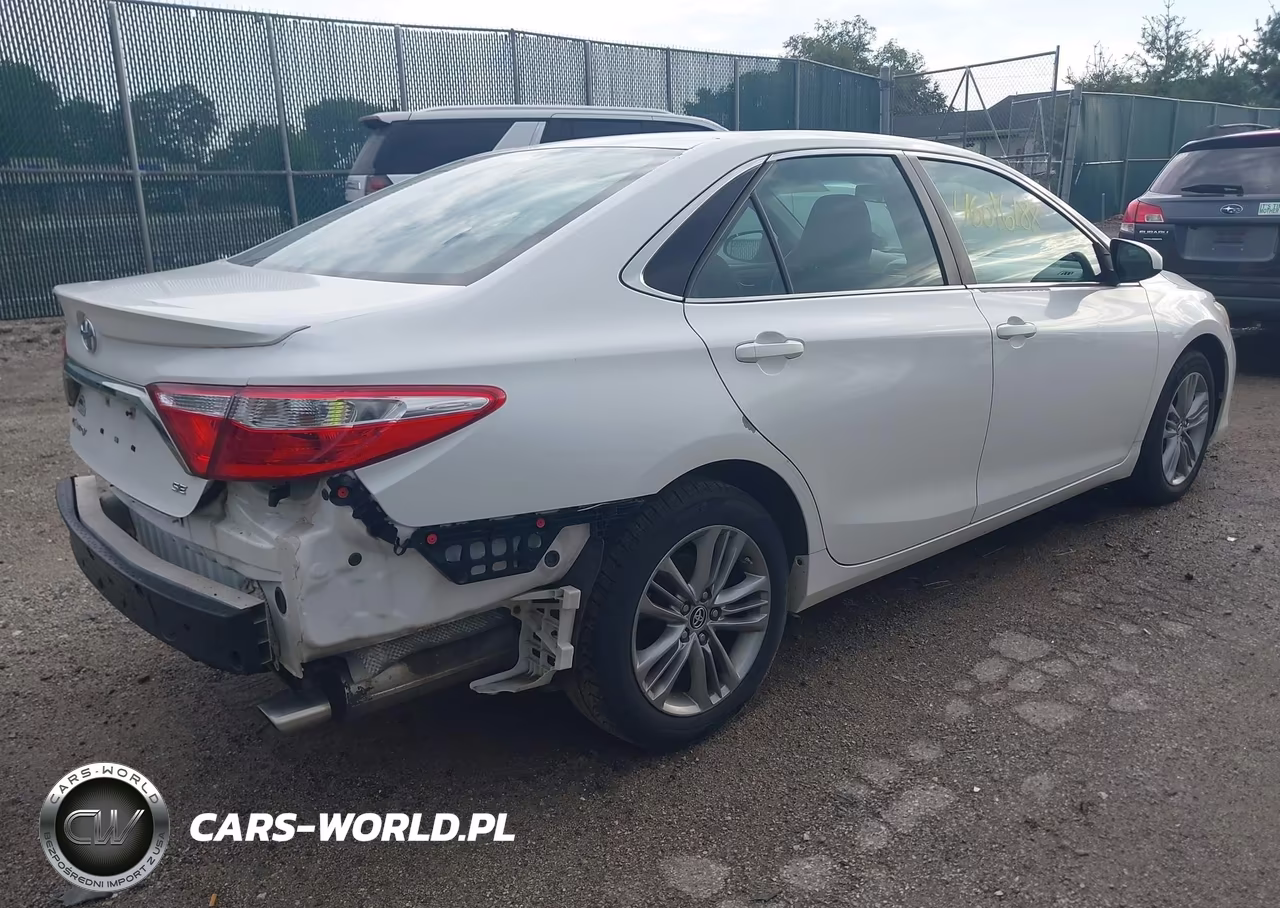 2015 Toyota Camry Se VIN:4T1BF1FK9FU115442 - 4