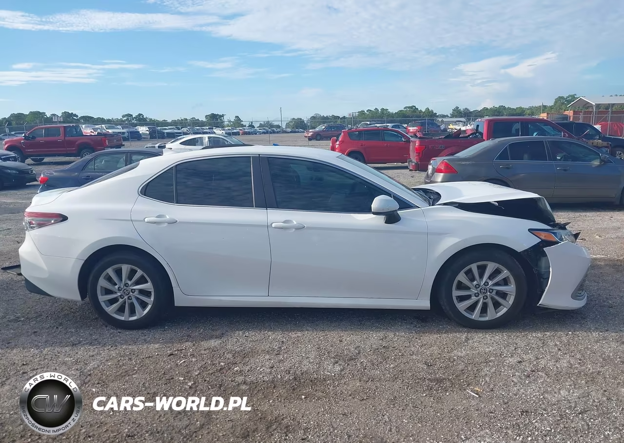2021 Toyota Camry Le VIN:4T1C11AK8MU452935 - 13