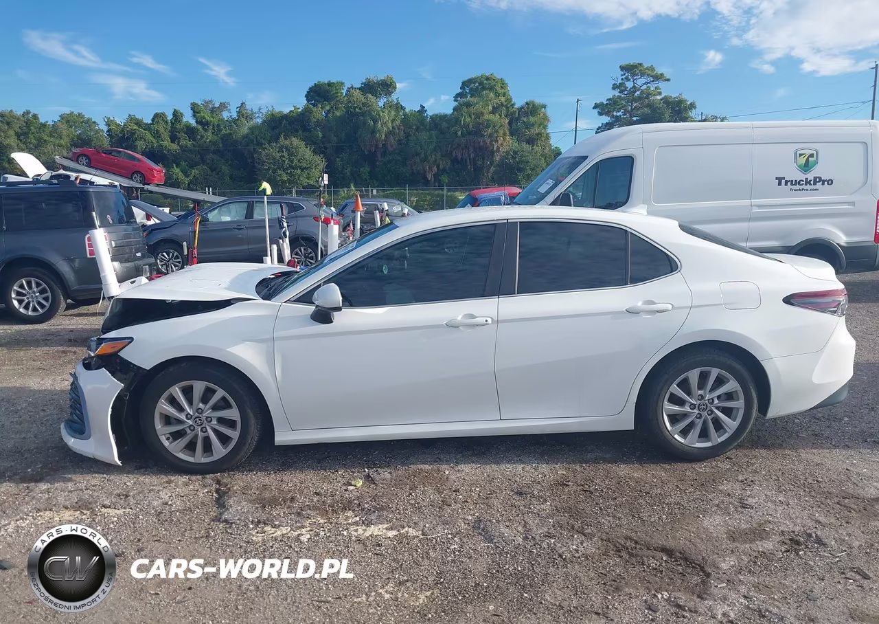 2021 Toyota Camry Le VIN:4T1C11AK8MU452935 - 14