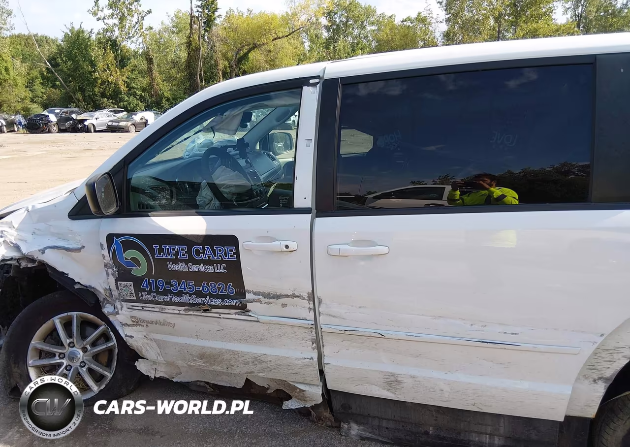 2015 Dodge Grand Caravan Se VIN:2C7WDGBG5FR634357 - 14