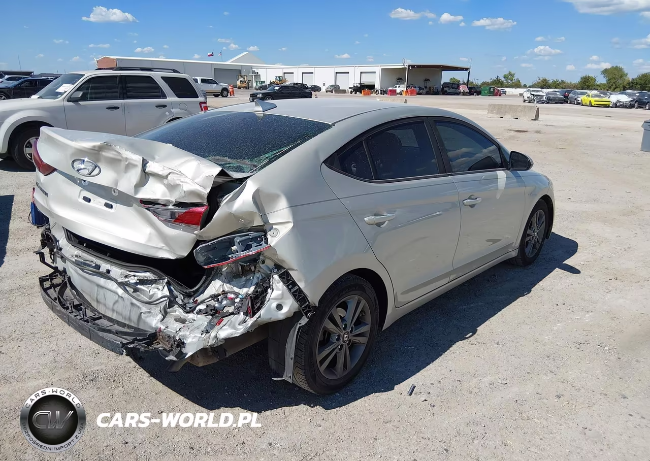2018 Hyundai Elantra Sel VIN:5NPD84LF7JH390486 - 4