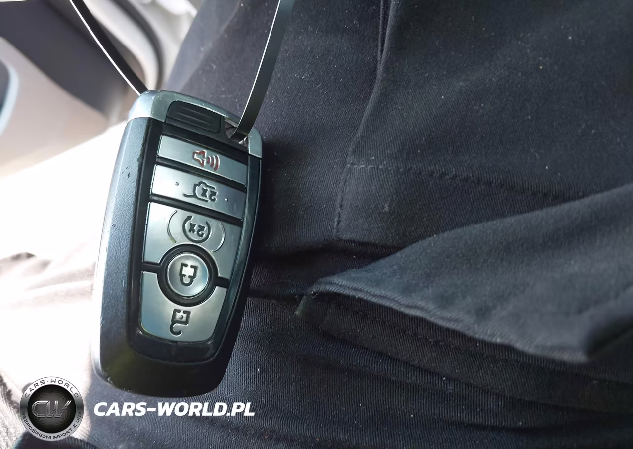 2019 Ford Explorer Sport VIN:1FM5K8GTXKGB27861 - 11