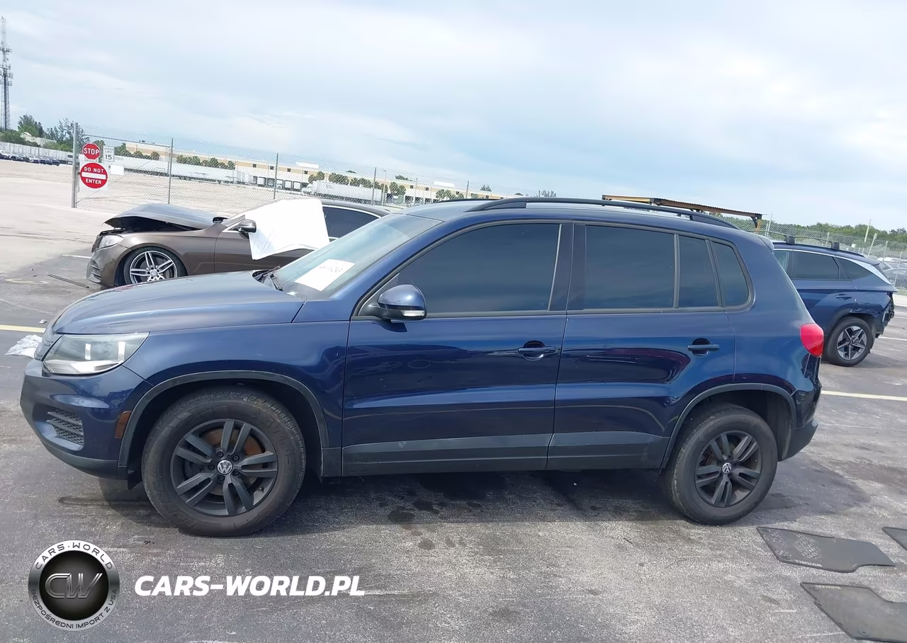 2016 Volkswagen Tiguan S VIN:WVGBV7AX5GW565183 - 14
