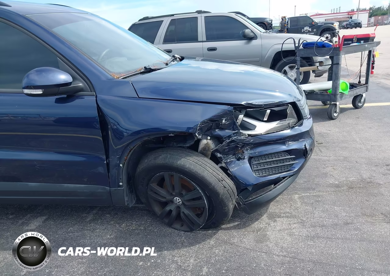 2016 Volkswagen Tiguan S VIN:WVGBV7AX5GW565183 - 6