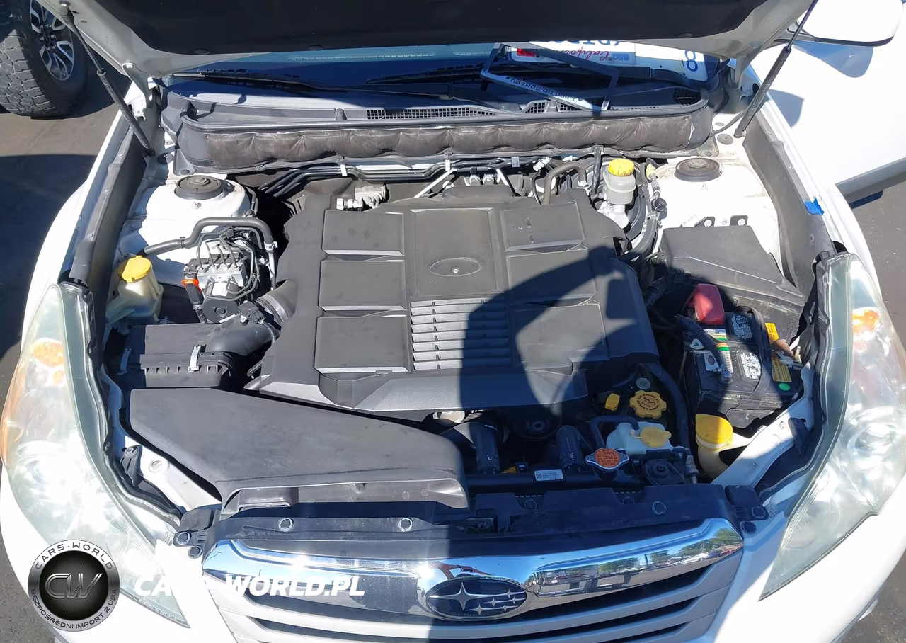 2011 Subaru Outback 3.6R Limited VIN:4S4BRDLC7B2338512 - 10
